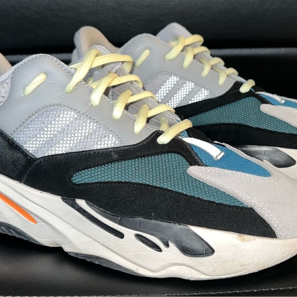 Adidas
Yeezy Boost 700 Wave Runner - Picture 2 of 6